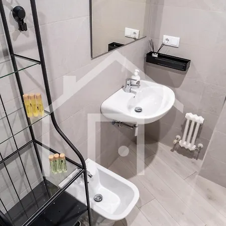 Verso 47 Apartment *